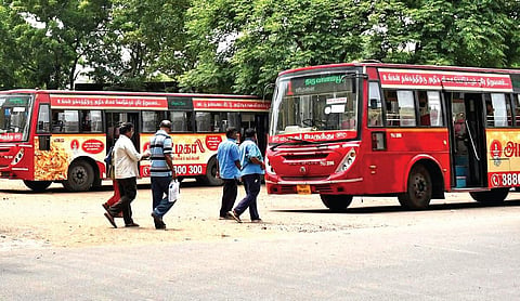 திரிசங்கு நிலையில் திருவொற்றியூர் பஸ் ஸ்டாண்டு - அடிப்படை வசதிகளை எதிர்பார்க்கும் பயணிகள்