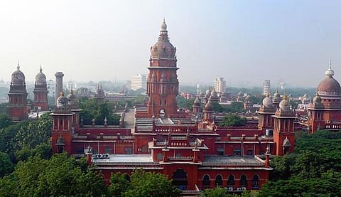 காஞ்சிபுரம் தேவராஜ சுவாமி கோயிலை முறையாக பராமரிக்க நடவடிக்கை: அரசுக்கு உயர் நீதிமன்றம் உத்தரவு
