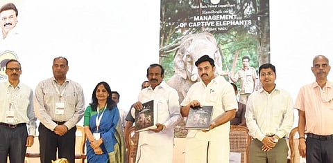 வனத்துறை சார்பில் கோவையில் இன்று நடைபெற்ற யானைகள் பாதுகாப்பு தொடர்பான மாநாடு.