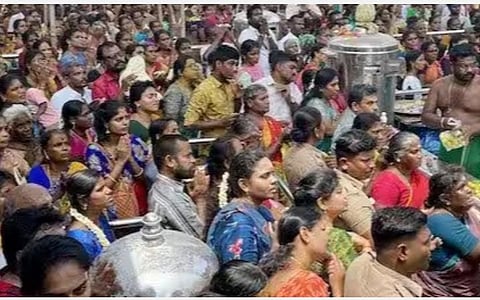ஆடி மாத கடைசி வெள்ளிக்கிழமை: அம்மன் கோயில்களில் திரளான பக்தர்கள் தரிசனம்