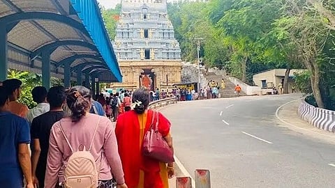 திருப்பதி மலைப்பாதையில் சிறுத்தை தாக்குதல் எதிரொலி: 15 வயதுக்குட்பட்ட சிறார்களுக்கு நிபந்தனை