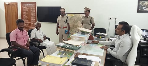 சதுரகிரி மலைப்பாதையில் பழங்குடியினர் கடைகள் வைக்க அனுமதி இல்லை - புலிகள் காப்பக துணை இயக்குனர் திட்டவட்டம்