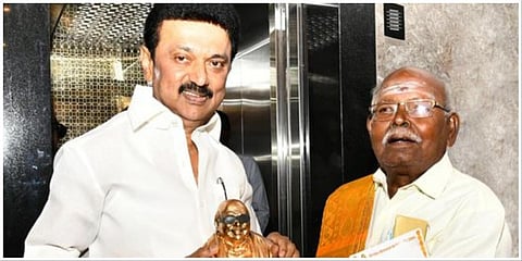 மாநகராட்சிப் பள்ளிகளுக்கு ரூ.1.81 கோடி தானம் வழங்கிய மதுரை அப்பள வியாபாரி ராஜேந்திரனை முதல்வர் ஸ்டாலின் நேரில் அழைத்து பாராட்டினார்
