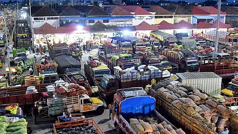 கோயம்பேடு சந்தையை திருமழிசைக்கு மாற்றும் திட்டத்தை கைவிட வேண்டும்: அன்புமணி