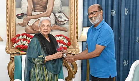 உ.பி ஆளுநர் ஆனந்திபென் படேல் உடன் ரஜினிகாந்த் சந்திப்பு