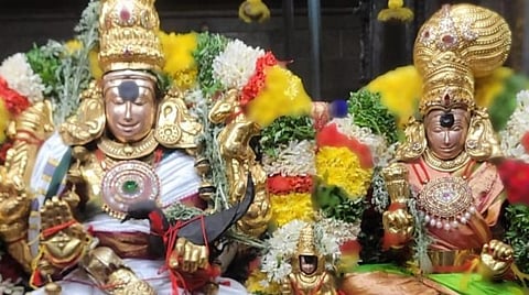 மதுரை மீனாட்சி அம்மன் கோயில் ஆவணி திருவிழா - முதல் நாளில் கருங்குருவிக்கு உபதேசித்த லீலை