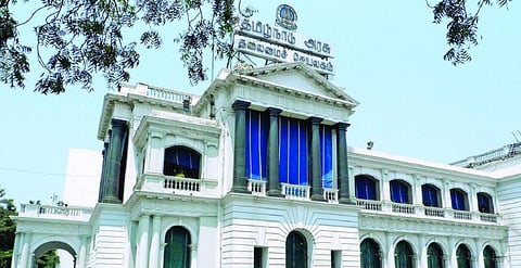 தமிழகத்தில் ஆசிரியர் தேர்வு வாரிய தலைவர் உட்பட 12 ஐஏஎஸ் அதிகாரிகள் இடமாற்றம்