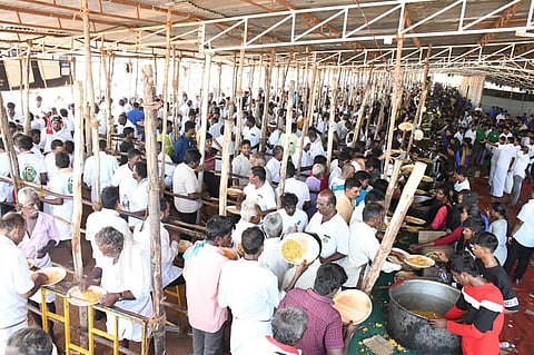 அதிமுக மாநாடு | மதுரையில் பல கோடி ரூபாய் வர்த்தகம் - தொழிலாளர்கள் முதல் வியாபாரிகள் வரை பலன்