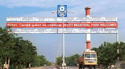 மாநெல்லூர் சிப்காட் தொழில் பூங்கா அமைக்க களஆய்வு செய்யாமல் சுற்றுச்சூழல் அறிக்கை தயாரிப்பு: பொதுமக்கள் குற்றச்சாட்டு