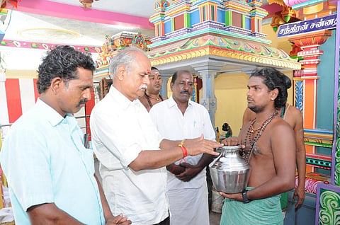 சந்திரயான்–3 லேண்டர் வெற்றிகரமாக தரையிறங்க திங்களூரில் சந்திர பகவானுக்குச் சிறப்பு வழிபாடு