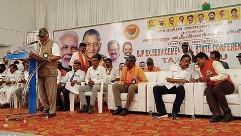 படம் நா. தங்கரத்தினம்
