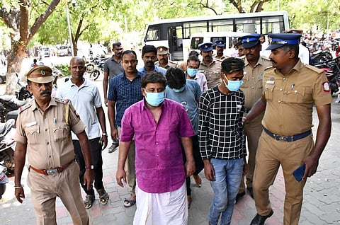 மதுரை ரயில் பெட்டி தீ விபத்து சம்பவம்: உ.பி சமையலர்கள் உட்பட 5 பேர் சிறையில் அடைப்பு
