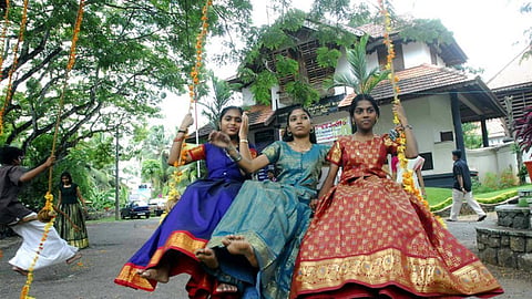 ஓணம் பண்டிகை: குடியரசுத் தலைவர், கேரள முதல்வர் உள்ளிட்ட தலைவர்கள் வாழ்த்து