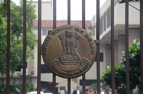 உரிமம் இல்லாமல் ஆன்லைனில் மருந்து விற்போர் மீது நடவடிக்கை - டெல்லி உயர் நீதிமன்றம் உத்தரவு