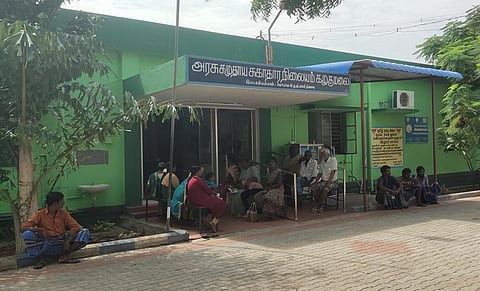 மருத்துவரும் இல்லை, மருந்தாளுநரும் இல்லை - கழுகுமலையில் சிகிச்சைக்கு காத்திருக்கும் மக்கள்