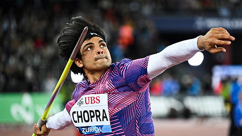 சுவிட்சர்லாந்தின் சூரிச் நகரில் நடைபெற்ற டைமண்ட் லீக்கில் இலக்கை நோக்கி ஈட்டியை எறிகிறார் இந்தியாவின் நீரஜ் சோப்ரா. படம்: ஏஎப்பி