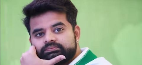 தேவகவுடா பேரன் எம்.பி. பதவி இழப்பு: கர்நாடக உயர் நீதிமன்றம் உத்தரவு