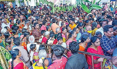 திரளான பக்தர்கள் கலந்துகொண்டனர்