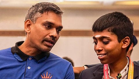 பிரக்ஞானந்தாவின் பயிற்சியாளருக்கு அண்ணா பல்கலை. துரோணாச்சாரியார் விருது