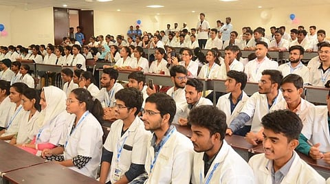 லிம்ரா மூலம் பிலிப்பைன்ஸ் பல்கலை.யில் மருத்துவம் படிக்கும்போதே எம்எம்ஜி தேர்வுக்கும் பயிற்சி