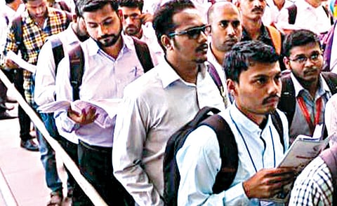 வேலையின்மைப் பிரச்சினை: வென்றெடுக்கும் வழிகள்