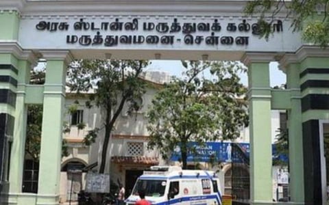 சென்னை | போலீஸ் வாகனம் மீது தண்ணீர் லாரி மோதி 4 பெண் காவலர்கள் காயம்