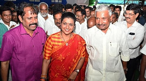 ரூ.118 கோடி ஊழல் குற்றச்சாட்டுக்கு உள்ளான சந்திரபாபுவை கைது செய்ய வேண்டும் - ஆந்திர அமைச்சர் ரோஜா வலியுறுத்தல்