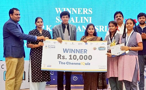 மாநகராட்சி சார்பில் `தி சென்னை க்விஸ்' போட்டி: மேயர் பரிசு வழங்கினார்