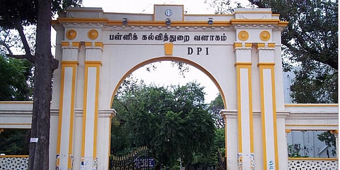 நீதிமன்ற உத்தரவுகளை விரைந்து நிறைவேற்ற பள்ளிக்கல்வி துறை உத்தரவு