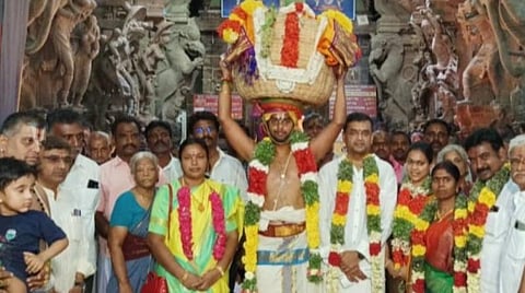 திருப்பதியில் கருட சேவை: மலையப்ப சுவாமிக்காக ஶ்ரீவில்லிபுத்தூர் ஆண்டாள் சூடி கொடுத்த மாலை திருமலை புறப்பட்டது