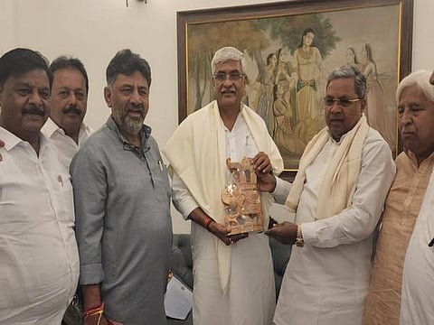 தமிழகத்துக்கு காவிரி நீரை வழங்காதது ஏன்? - மத்திய நீர்வளத்துறை அமைச்சரை சந்தித்து கர்நாடக முதல்வர் விளக்கம்