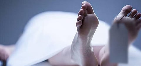 மதுவில் சானிடைசர் கலந்து குடித்த மேலும் ஒருவர் உயிரிழப்பு