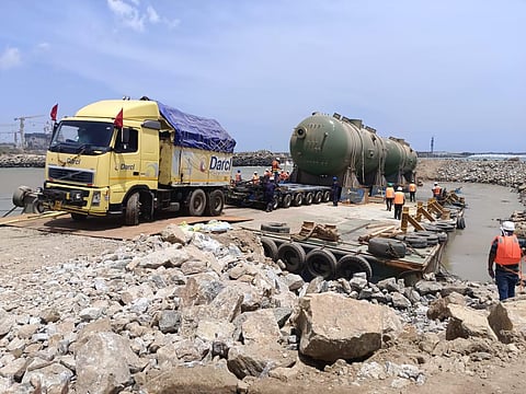 கூடங்குளம் அணுஉலை அருகே கடலில் சிக்கிய நீராவி ஜெனரேட்டர்கள் 19 நாட்களுக்குப் பின் மீட்பு