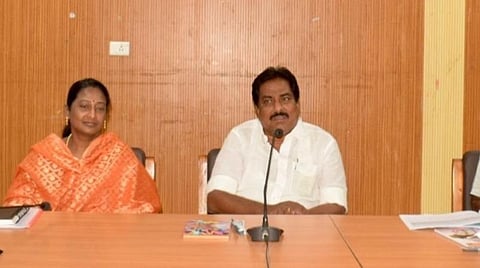 அரசுக்கு வருவாய் இழப்பு ஏற்படும் வகையில் செயல்படும் சார்பதிவாளர்கள் மீது கடும் நடவடிக்கை - அமைச்சர் எச்சரிக்கை