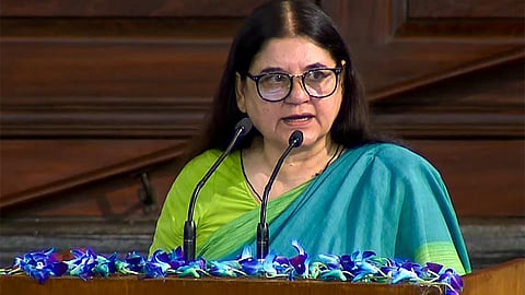இஸ்கான் கோசாலை விவகாரம் - ரூ.100 கோடி இழப்பீடு கோரி மேனகா காந்திக்கு நோட்டீஸ்