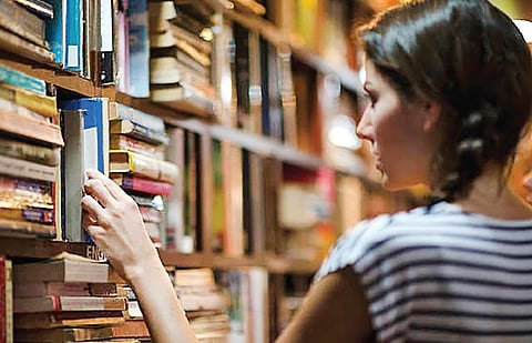 வாசிப்பை நேசிப்போம்: வீட்டுக்குள் நூலகம்