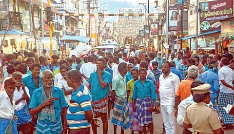 படம் மு. லெட்சுமி அருண்