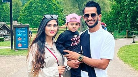 பாகிஸ்தான் வீரர் ஹசன் அலி மற்றும் சாமியா தம்பதியர்