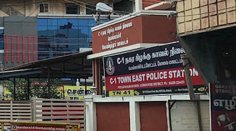 முதல்வர் குறித்து சமூக வலைதளத்தில் அவதூறு: அதிமுக ஐ.டி பிரிவு நிர்வாகி கைது