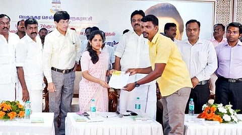 அம்பத்தூர் மண்டலத்தில் மக்களை தேடி மேயர் திட்ட முகாம்: மேயர் பிரியா 474 மனுக்களை பெற்றார்