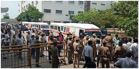 அத்திப்பள்ளியில்  பட்டாசு கடை  தீ விபத்தில் உயிரிழந்த தொழிலாளர்களின் உடல்கள் ஆம்புன்ஸ் மூலம் சொந்த ஊர்களுக்கு அனுப்பி வைக்கப்பட்டது.