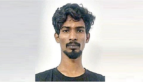 தலைமறைவாக இருந்த பிரபல ரவுடி துப்பாக்கி முனையில் கைது: தனிப்படை போலீஸார் அதிரடி