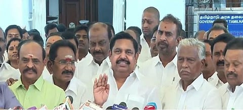 சட்டப்பேரவையில் இருந்து வெளிநடப்பு செய்த அதிமுக உறுப்பினர்கள்