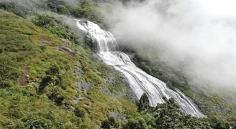 புலவிச்சாறு அருவி