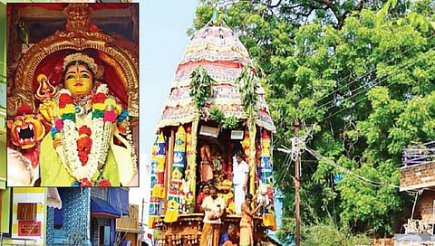 வத்திராயிருப்பு முத்தாலம்மன் கோயில் புரட்டாசி பொங்கல் திருவிழாவில் நடைபெற்ற தேரோட்டத்தில் பங்கேற்ற பக்தர்கள். உள்படம் சிறப்பு அலங்காரத்தில்
முத்தாலம்மன்.
