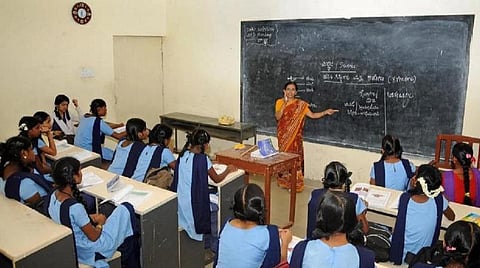 அரசு பள்ளிகளில் ஆசிரியர் காலியிடங்களை நிரப்ப வலியுறுத்தல்