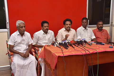 மதுரையில் எம்பி அலுவலகத்தில் இன்று  மதுரை எம்பி சு.வெங்கடேசன் செய்தியாளர்களை சந்தித்து பேசினார். | படம்: எஸ்.கிருஷ்ணமூர்த்தி