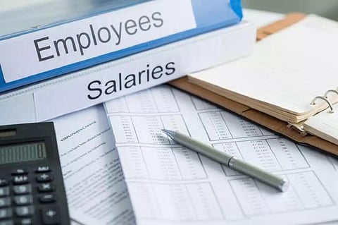 மத்திய அரசு ஊழியர்களுக்கு அகவிலைப்படி 4% உயர்வு