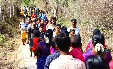 சதுரகிரி மலைக்கு செல்ல பக்தர்களுக்கு நாளை முதல் 4 நாட்கள் அனுமதி