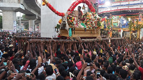 கள்ளழகருக்கு நூபுர கங்கையில் தைலக்காப்பு உற்சவம்